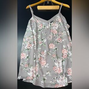 TORRID Grey Floral Swing Cami With Tie Back V neck adjustable Straps Size 2 EUC